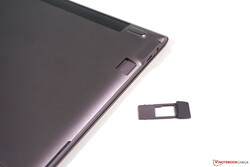Lettore schede microSD in basso