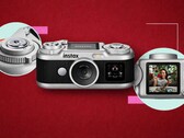 La fotocamera digitale Fujifilm Instax Pal 2 è dotata di comandi fisici e presenta un design retrò.