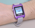 Un orologio da polso personalizzato per Game Boy Color, completamente funzionante, che esegue Pokémon Gold