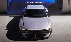 La Hyundai N Vision 74 è un'auto sportiva ibrida con una normale batteria EV e una cella a combustibile a idrogeno (Immagine: Hyundai)