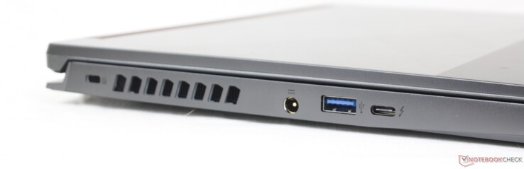 A sinistra: lucchetto Kensington, adattatore AC, USB-A 3.2 Gen. 2, USB-C con Thunderbolt 4 + DisplayPort 1.4