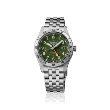 Vista frontale del Seiko 5 Sports Field GMT HDB001 con quadrante verde