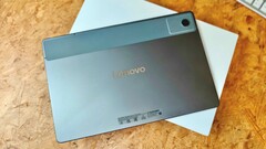Il Lenovo Tab K12 assomiglia molto a un altro tablet Lenovo, ma offre ancora abbastanza di suo per essere interessante