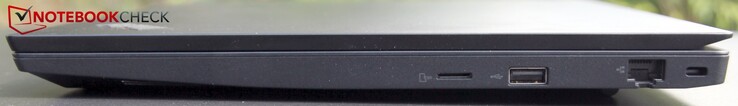 A destra: microSD, USB 2.0, RJ45, Kensington