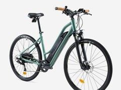 La Decathlon Riverside 520 E è ora disponibile con un nuovo telaio basso. (Fonte: Decathlon)