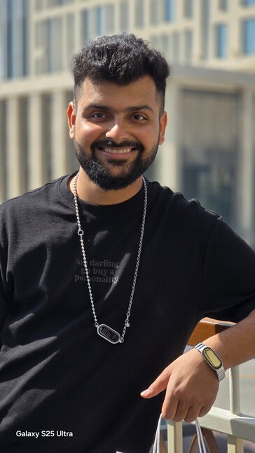 Ritratto scattato dall'S25 Ultra.