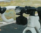 Uno sguardo alla nuova luce per bicicletta, qui mostrata senza ciclocomputer montato.