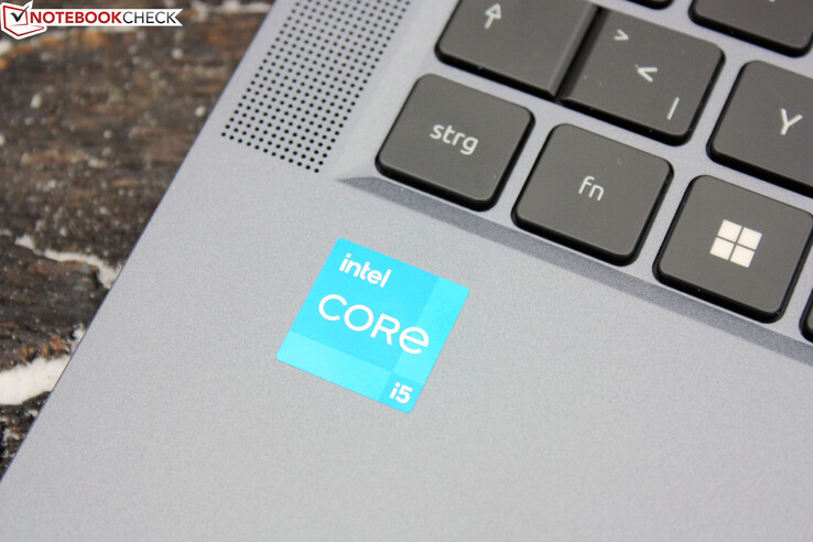 Con il Core i5-1335U, utilizza un normale SoC Raptor Lake U di Intel.