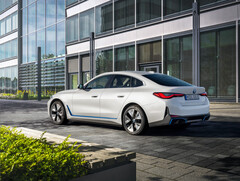 La BMW i4 eDrive40 ha mancato il consumo energetico ufficiale WLTP di un margine relativamente piccolo (Immagine: BMW)