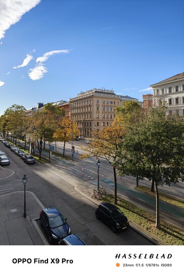 Un'immagine da 23 mm dell'Oppo Find X9 Pro con 12 megapixel predefiniti.