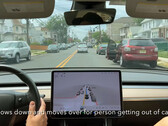 La modalità Full Self-Driving di Tesla in azione (immagine: Fabian Luque/YouTube)