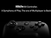 il primo tentativo di 8BitDo di creare un controller per Nintendo 64 è finalmente disponibile nella sua tanto pubblicizzata colorazione nera. (Fonte: 8BitDo)