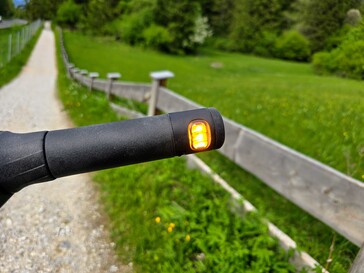 Luce Ninebot F3 Pro