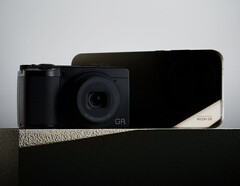 Il Realme GT 8 Pro è il primo smartphone con una partnership con la fotocamera Ricoh. (Fonte: Realme)