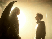 Lucifero e Dream si affrontano in un momento di tensione divina; uno dei tanti confronti di grande impatto visivo nella Stagione 2 di The Sandman (fonte: Netflix)