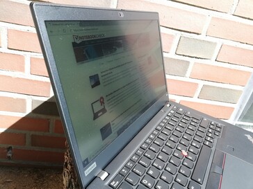 Lenovo ThinkPad X13 - utilizzo all'aperto