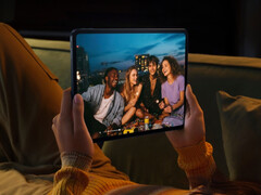 L'Oppo Pad 5 circonda il suo display da 12,1 pollici con cornici relativamente sottili.