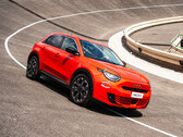 Fiat ha lanciato il suo SUV compatto elettrico 600e di ispirazione retrò in una combinazione di colori rossi in collaborazione con (RED) per aiutare a combattere l'HIV/AIDS. (Fonte: Fiat)