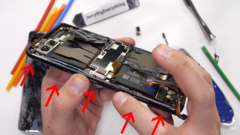 Altre 5 possibili ragioni per cui il ROG Phone 5 si è spezzato a metà. (Fonte: YouTube)