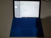 Un modello ingegneristico di Microsoft Surface Pro 8 su eBay per 1.300 dollari. (Fonte: eBay)