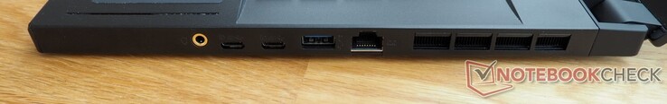 Lato destro: Jack audio, 2x USB-C 3.2 Gen 2 incl. DisplayPort, USB-A 3.2 Gen 2, RJ45 LAN