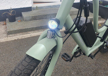 Luci accese sul davanti - Test della e-bike Touroll B2