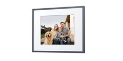 La cornice digitale Ugreen Gallery visualizza le foto su un display E Ink Spectra 6 da 13,3".