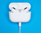 Gli AirPods Pro personalizzati saranno ordinabili prima che Apple elimini Lightning a favore di USB Type-C. (Fonte: John Smit)