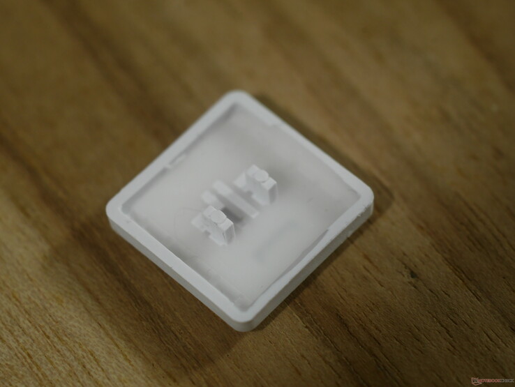 La parte inferiore dei copritasti Choc V1 fa rumore quando colpisce gli alloggiamenti superiori degli interruttori. 