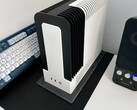 Il Monochrome 2 è un PC SFF senza ventole con AMD Ryzen AI Max+ 395. (Fonte: TheJiral via smallformfactor.net)
