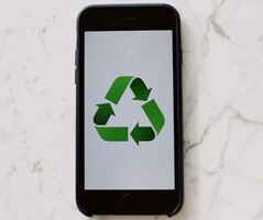 I vecchi telefoni cellulari possono essere utilizzati per realizzare nuove soluzioni informatiche rispettose dell’ambiente.