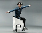 L'esperienza di mobilità Honda XR combina la sedia a rotelle motorizzata UNI-ONE con gli occhiali VR. (Fonte: Honda)