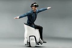 L&#039;esperienza di mobilità Honda XR combina la sedia a rotelle motorizzata UNI-ONE con gli occhiali VR. (Fonte: Honda)