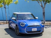 esterno della Mini Cooper elettrica 2024 (Fonte: CAR Magazine)
