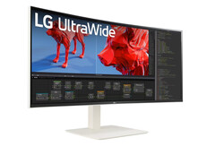 Il monitor UltraWide 38WR85QC-W può essere un monitor business, ma ha le credenziali anche per il gioco. (Fonte: LG)