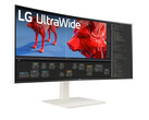 Il monitor UltraWide 38WR85QC-W può essere un monitor business, ma ha le credenziali anche per il gioco. (Fonte: LG)