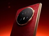 Le prime immagini di Honor Magic V6 mostrano l'elegante opzione di colore Red Rabbit, mentre Oppo ha mostrato il Find N6.