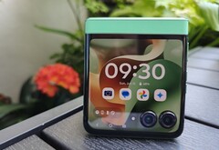 Il Razr 2025 riceverà 3 aggiornamenti del sistema operativo e 4 anni di aggiornamenti di sicurezza.