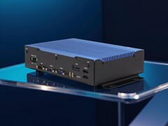 Il nuovo mini PC robusto e senza ventole di Aaeon è dotato di ben cinque porte di rete RJ45. (Fonte immagine: Aaeon, a cura di)
