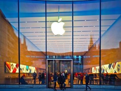 Vista esterna di Apple Store con il logo e i clienti all'interno (Fonte immagine: Pixabay)