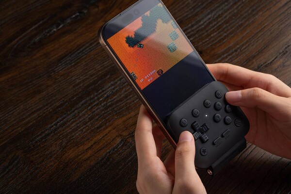L'8BitDo FlipPad EDC Black Edition sarà disponibile in esclusiva sul sito web di 8BitDo.