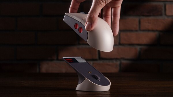 Il mouse 8BitDo Retro R8 - N Edition ha un design ispirato al NES. (Fonte: 8BitDo)