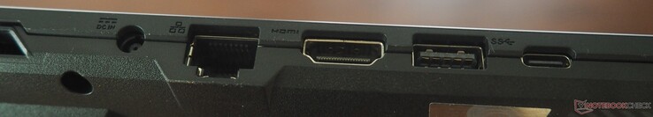 Lato sinistro: Alimentazione, RJ45-LAN, HDMI 2.1, USB-A 3.2 Gen1, USB-C 3.2 Gen1 (incl. DP 1.4 &amp; PD 3.0)
