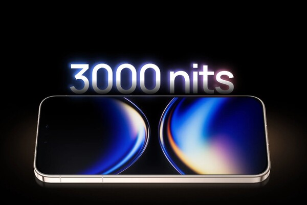 Huawei Mate 80 Pro ha un display LTPO con una frequenza di aggiornamento di 120 Hz e una luminosità di picco di 3000 nit.