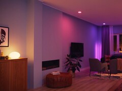 Le luci Philips Hue (nella foto) stanno ricevendo la versione software 1.122.8/20250213. (Fonte: Philips Hue)
