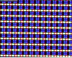 Sottopixel OLED chiari