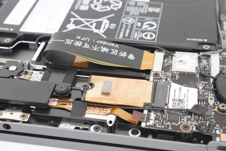 Supporta solo SSD M.2 2242 più corti, senza opzioni secondarie