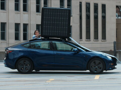 Si apre e si dispiega, e l'auto elettrica si ricarica. (Fonte immagine: Gosun)