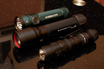 Confronto delle dimensioni con E75 e MH12S (Fonte: Andreas Sebayang/Notebookcheck.com)