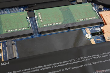 Mentre l'XPS 15 di ultima generazione aveva un solo slot M.2, l'XPS 15 9500 ne ha due